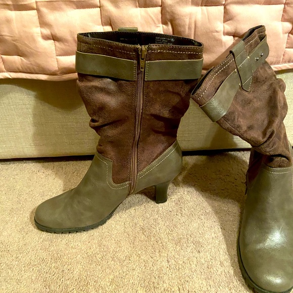Aerosol comfort fit mid calf boot. 3” heel. Like new! - Picture 4 of 5